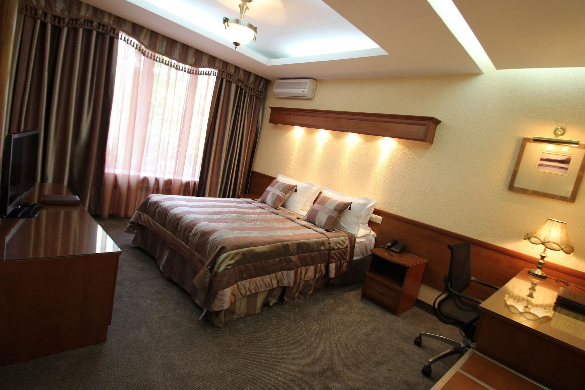 Hotel Uyut Almaty Eksteriør bilde