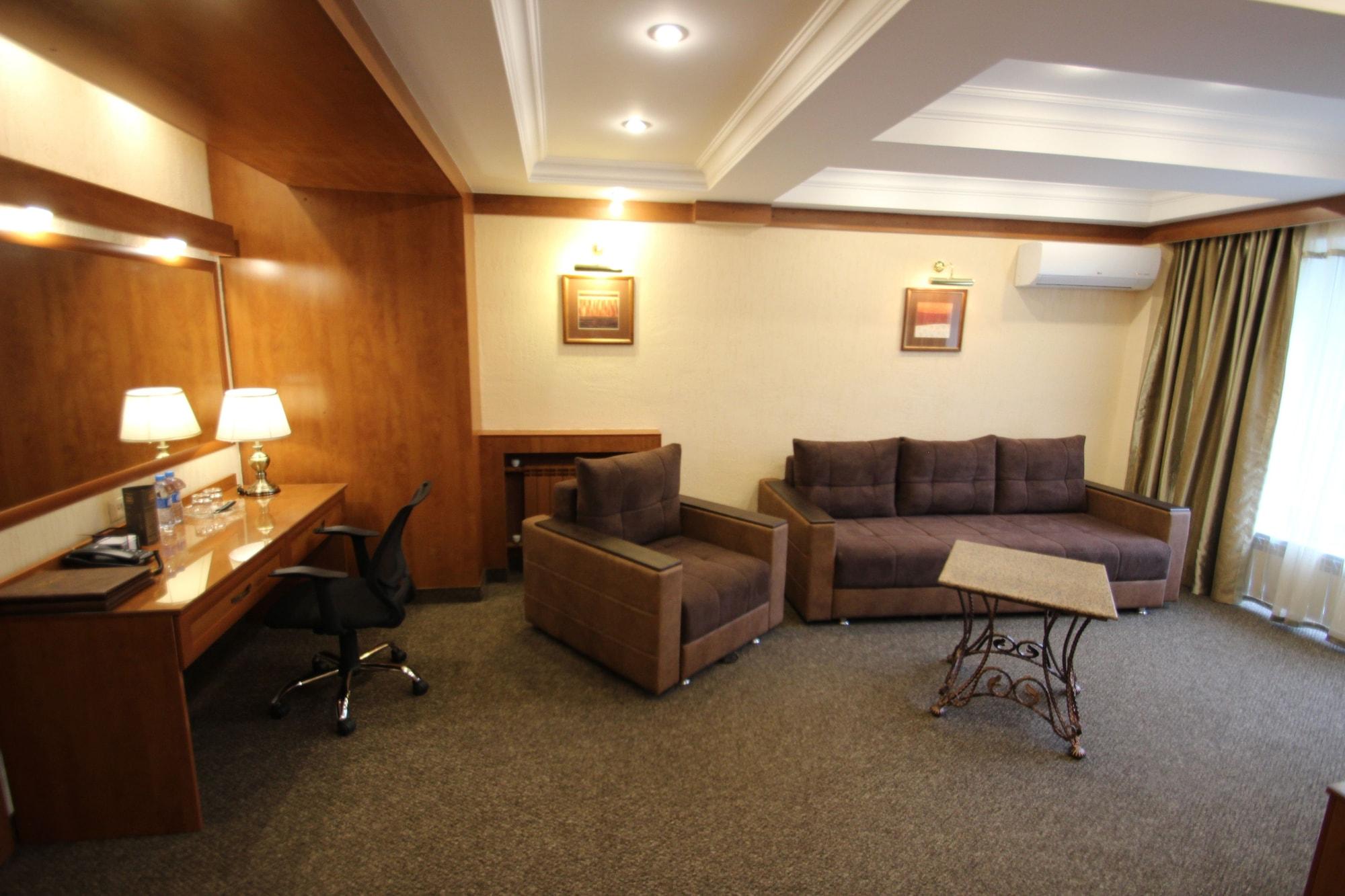 Hotel Uyut Almaty Eksteriør bilde