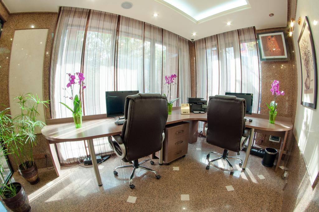Hotel Uyut Almaty Eksteriør bilde