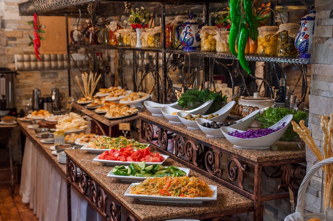 Hotel Uyut Almaty Eksteriør bilde