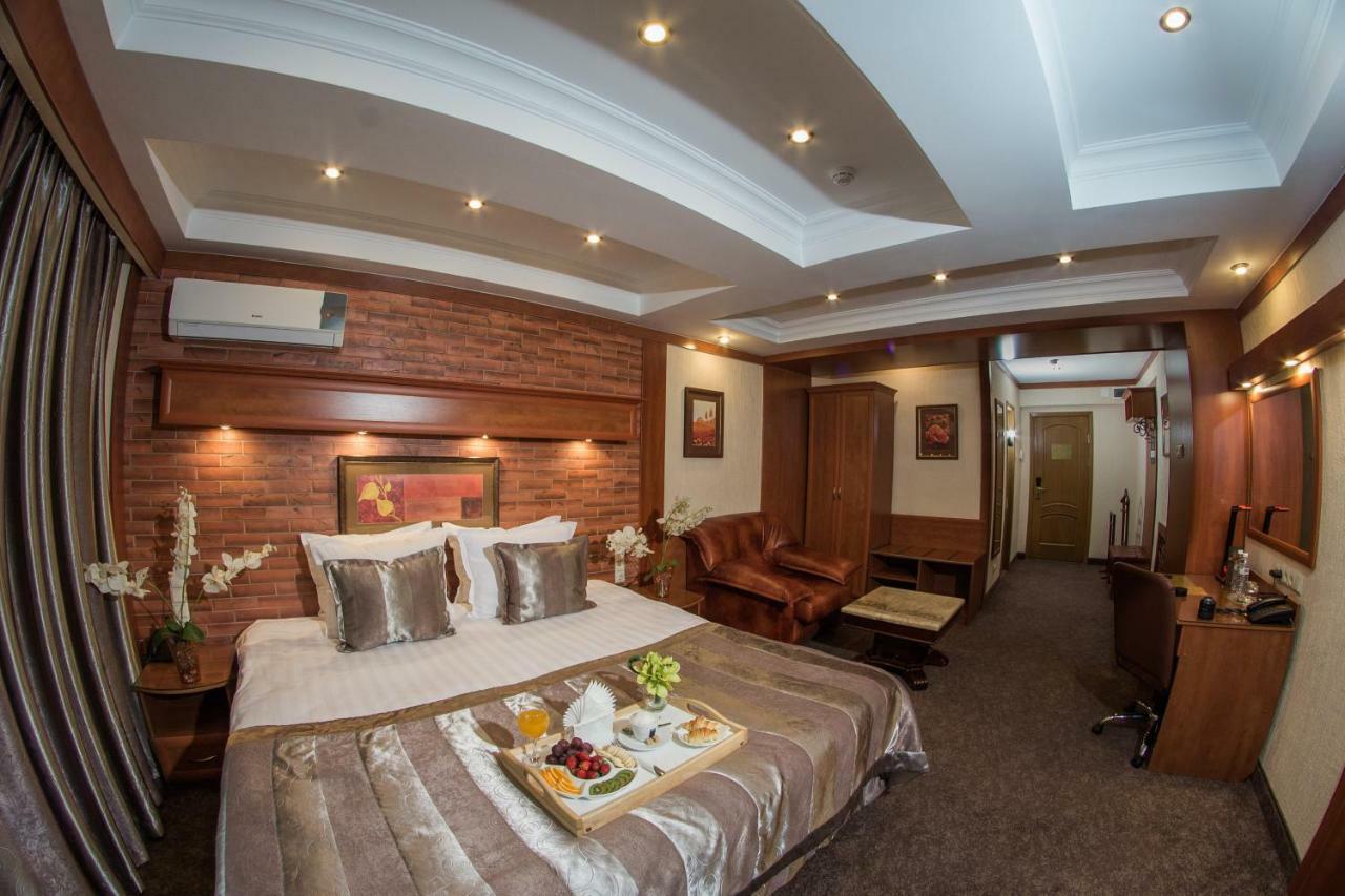 Hotel Uyut Almaty Eksteriør bilde