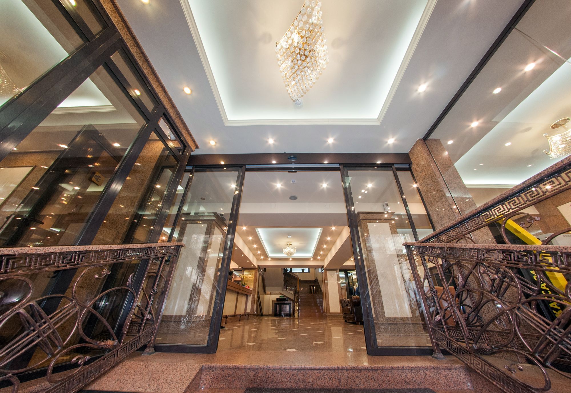 Hotel Uyut Almaty Eksteriør bilde