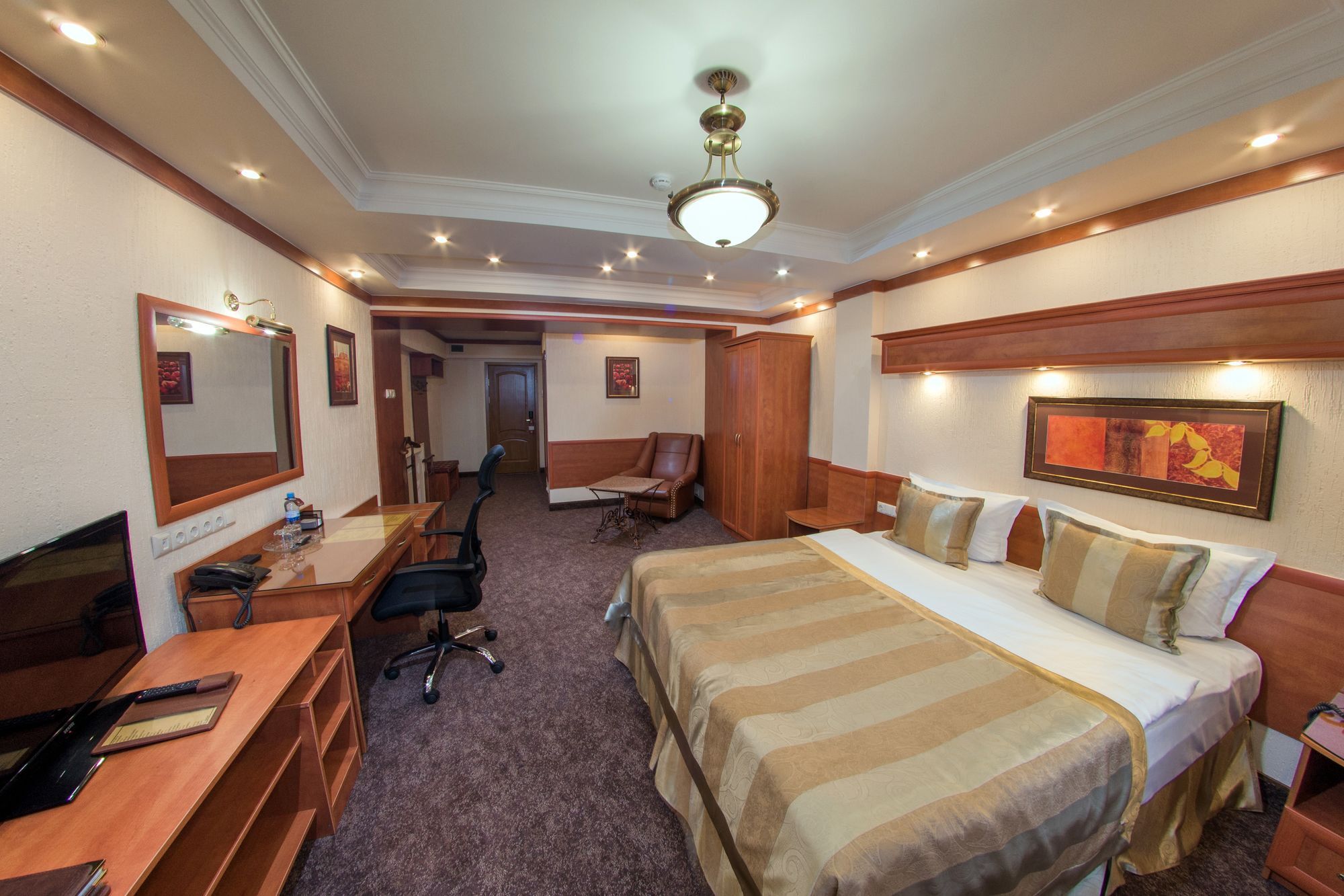 Hotel Uyut Almaty Eksteriør bilde