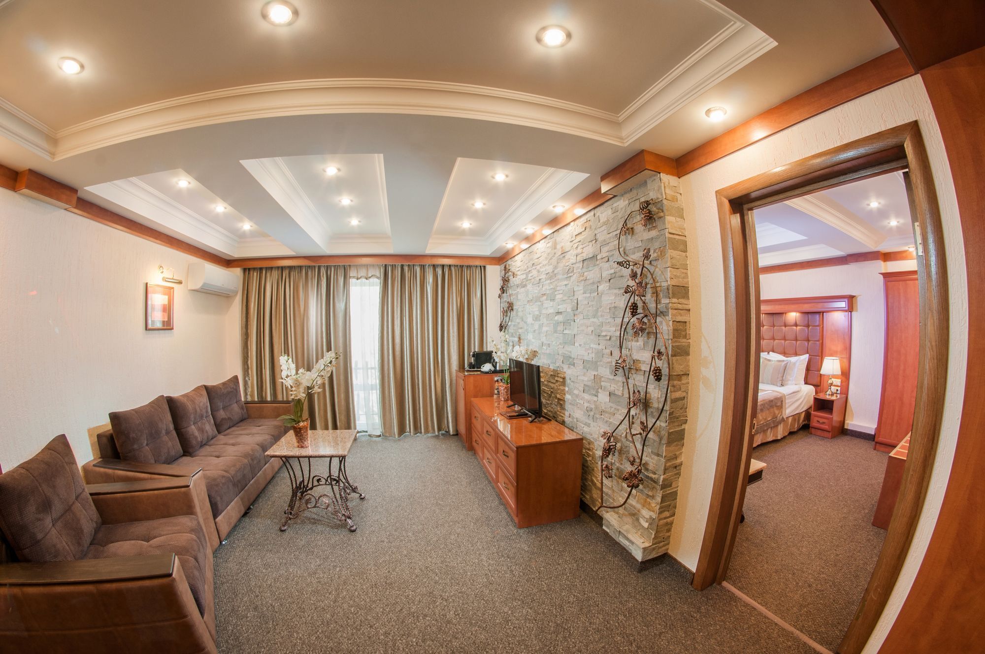 Hotel Uyut Almaty Eksteriør bilde