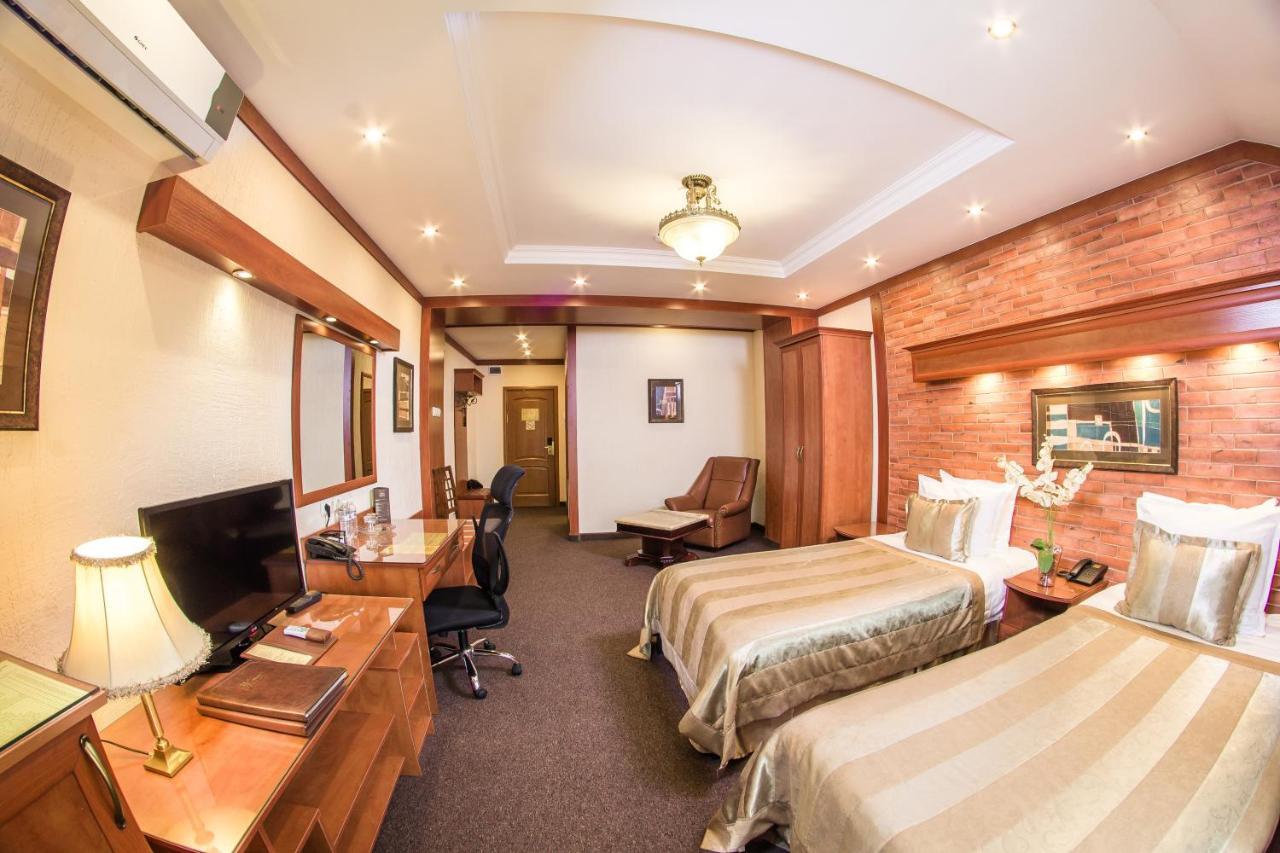 Hotel Uyut Almaty Eksteriør bilde